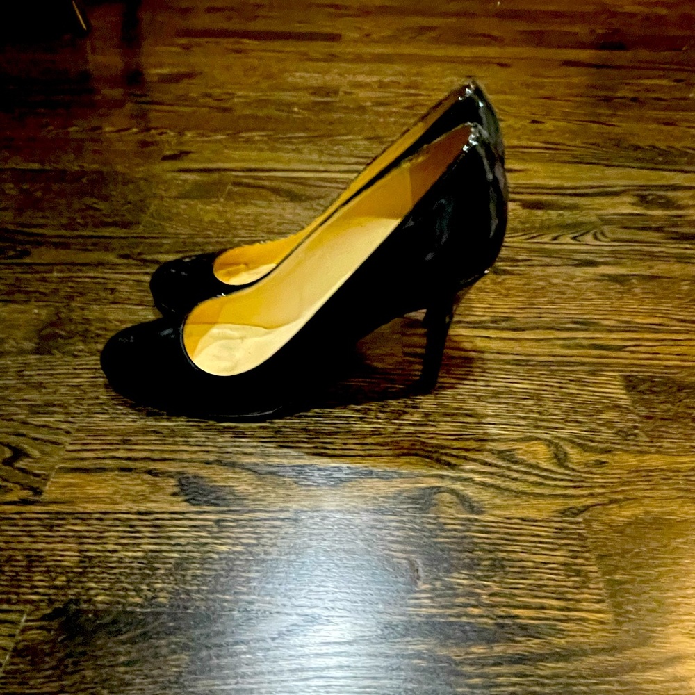 Kate Spade black patent leather pumps